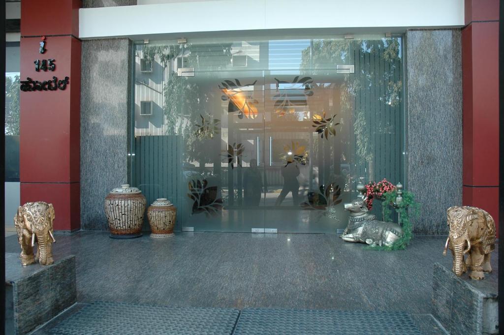 Istay Hotels Infantry Road Bangalore Buitenkant foto