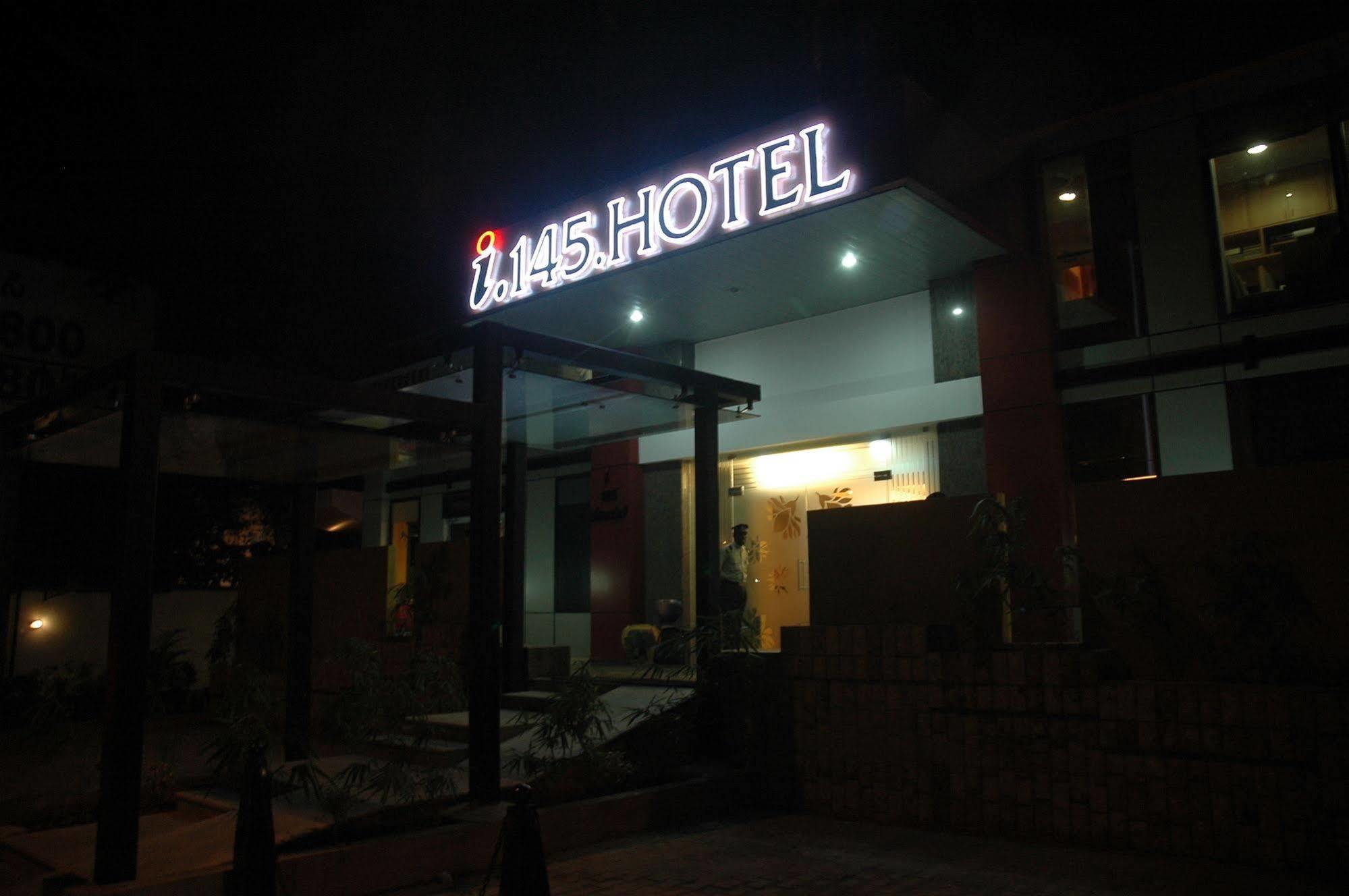 Istay Hotels Infantry Road Bangalore Buitenkant foto