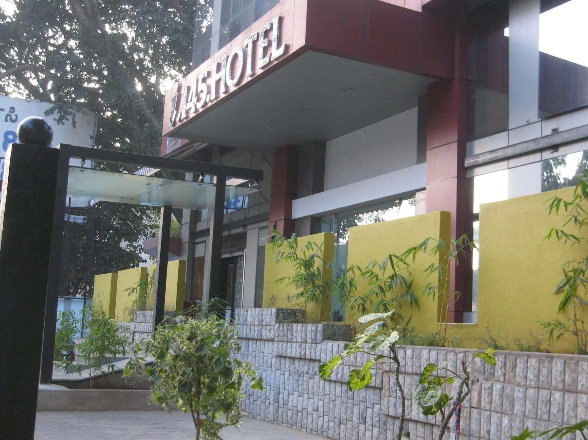 Istay Hotels Infantry Road Bangalore Buitenkant foto