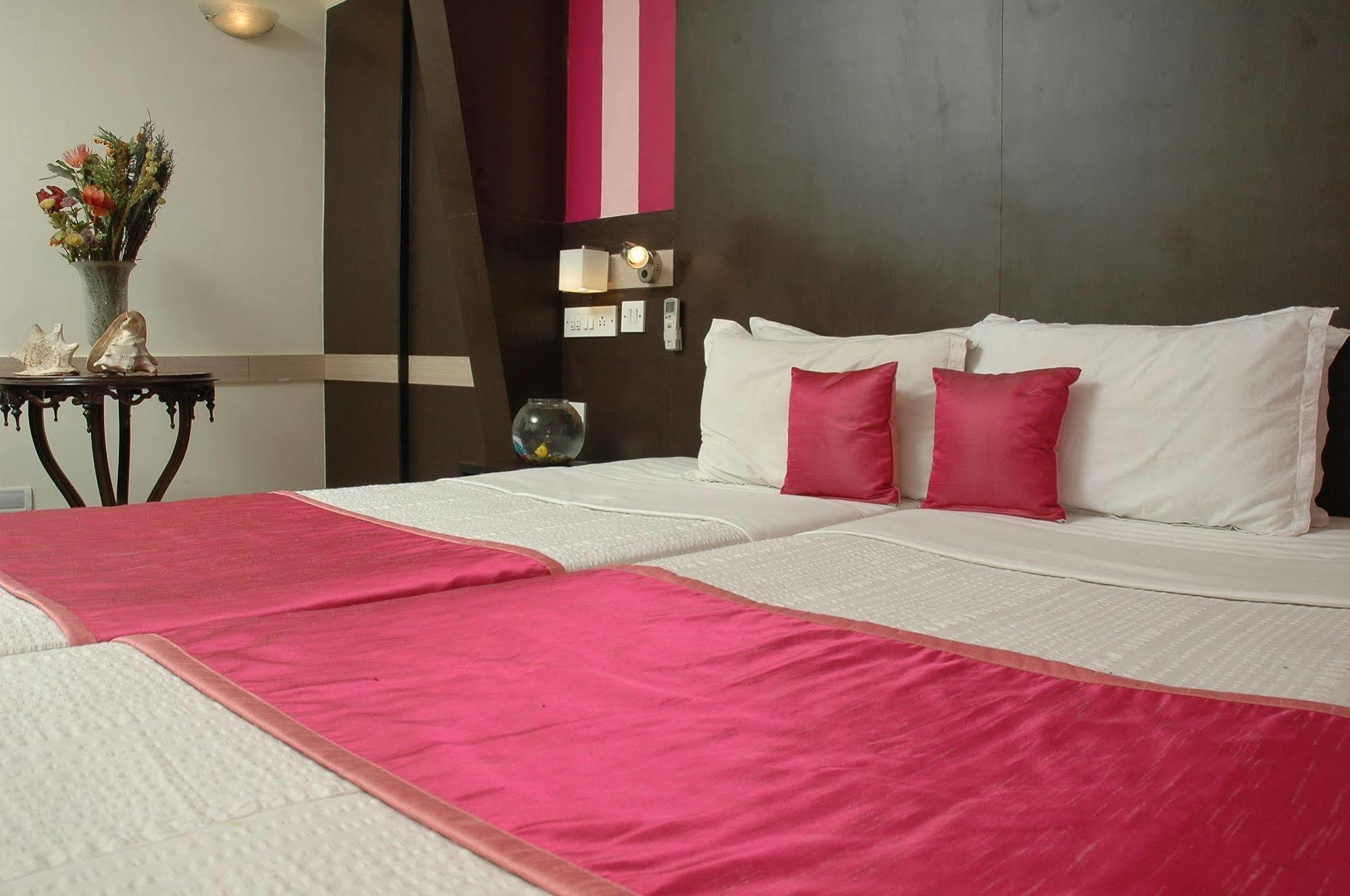 Istay Hotels Infantry Road Bangalore Buitenkant foto